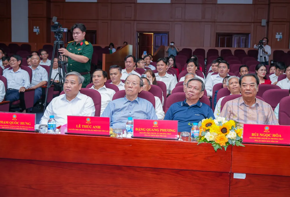 hop-mat-nguyen-lanh-dao-toa.jpg