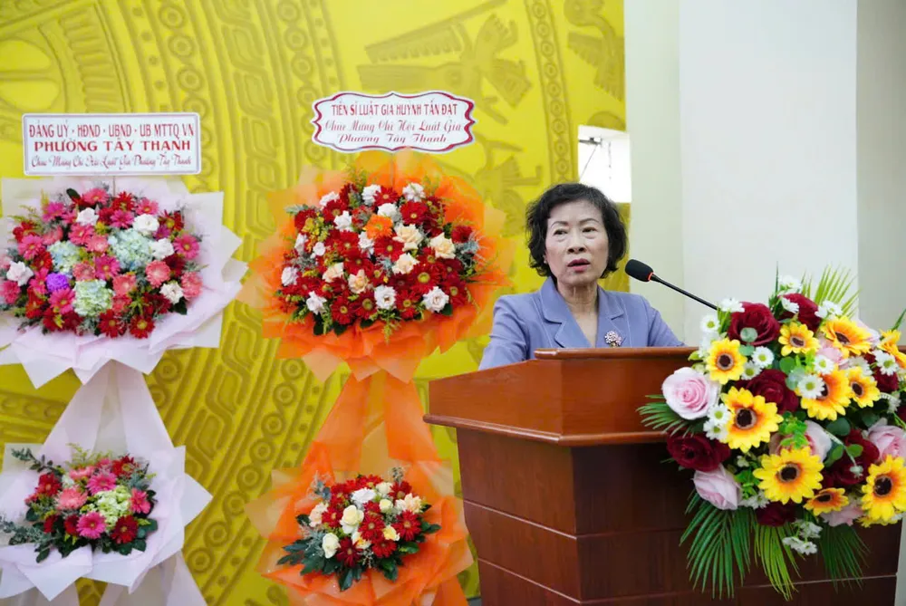 ba-nguyen-thi-to-chau-pho-chu-tich-thuong-truc-hoi-luat-gia-tphcm-phat-bieu-tai-hoi-nghi.jpeg