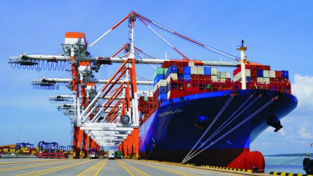 两港联通有助可同时迎接3艘大型轮船抵达装卸货物。