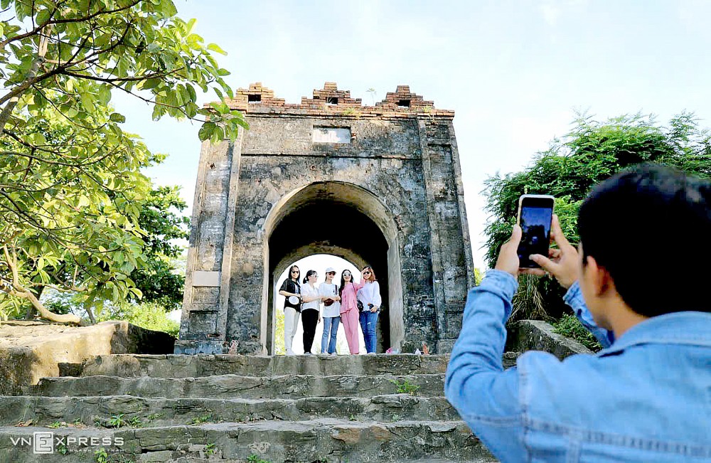 6-12 z6094904208486_5f4eb19885cebed9be34a73a17795cf9.jpg