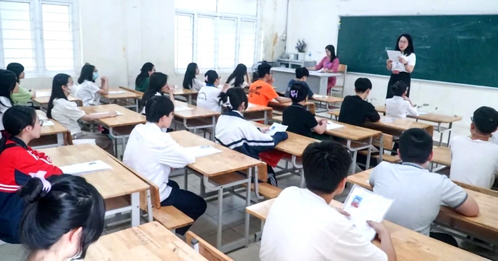 总理指导初、高中招生与课外补习管理事宜