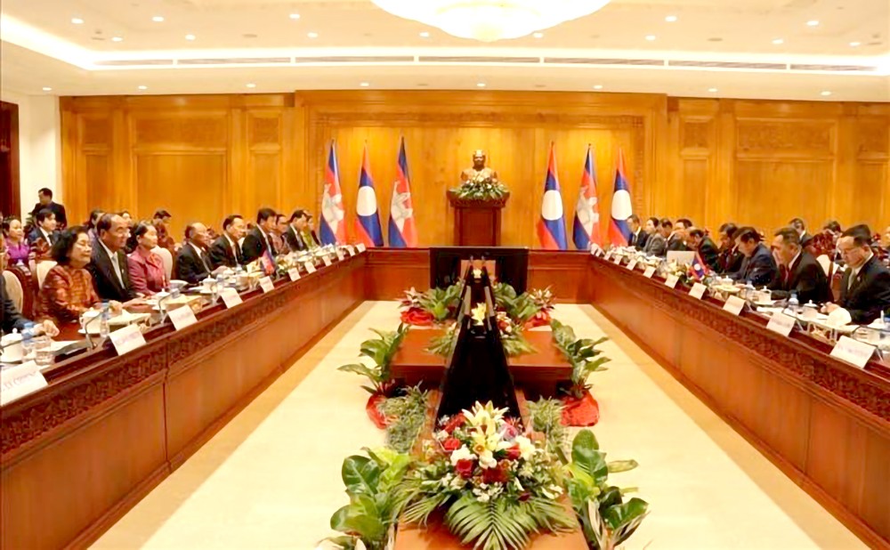 老柬两国立法机构加强合作