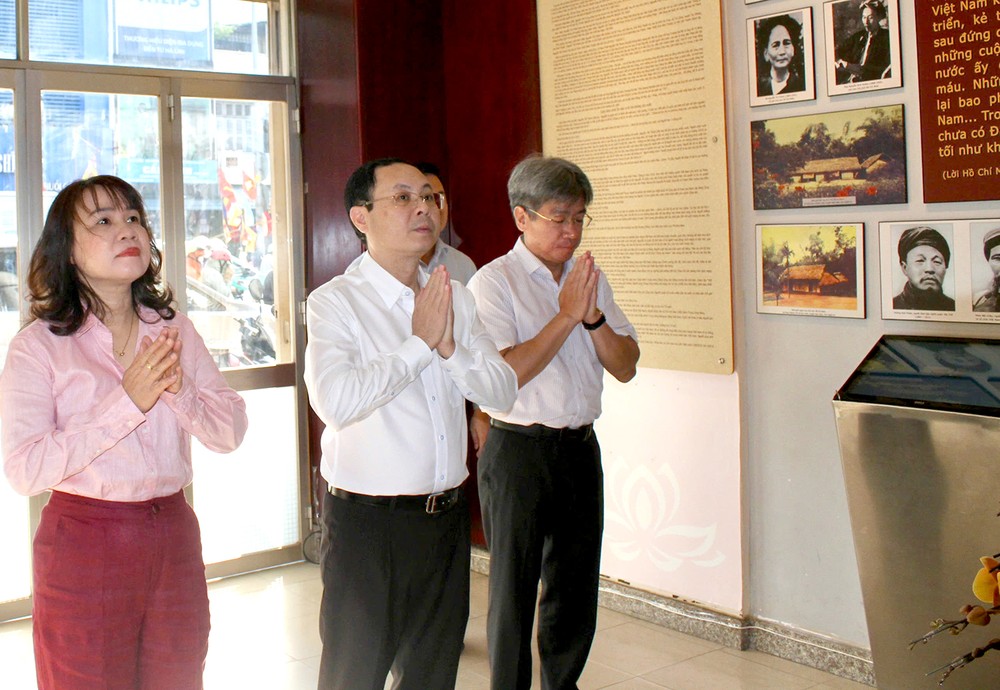 中央宣教与民运部副部长阮文孝拜访各华人会馆