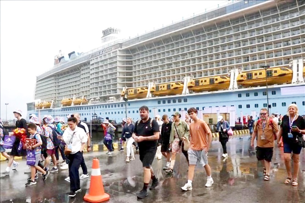 近年来，顺化市接待游轮游客不断增加。