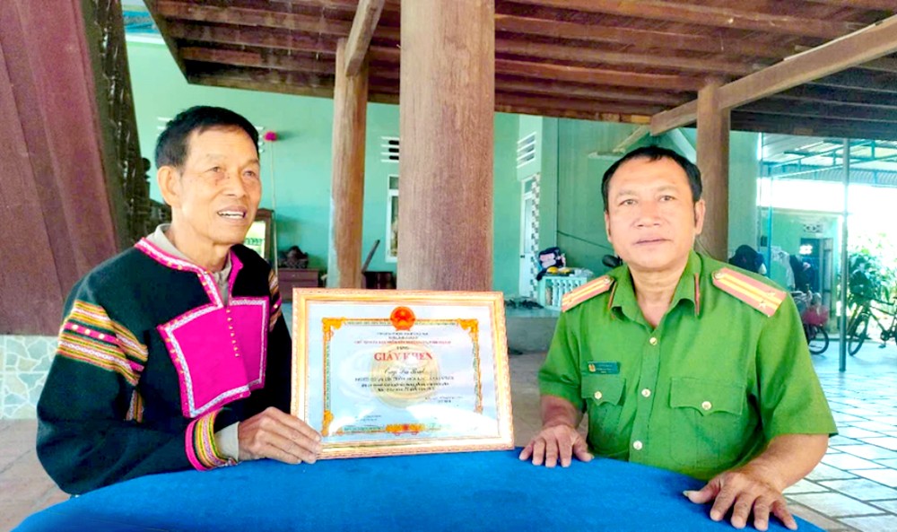 亚姆仁乡“拉玛家族自管治安秩序”组长西乌布鲁尔对模式的建设作出不少贡献。