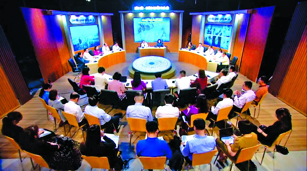 2025年2月份“市民提问-政府解答” 节目的主题是“发展医疗系统-全面保健市民体康”。