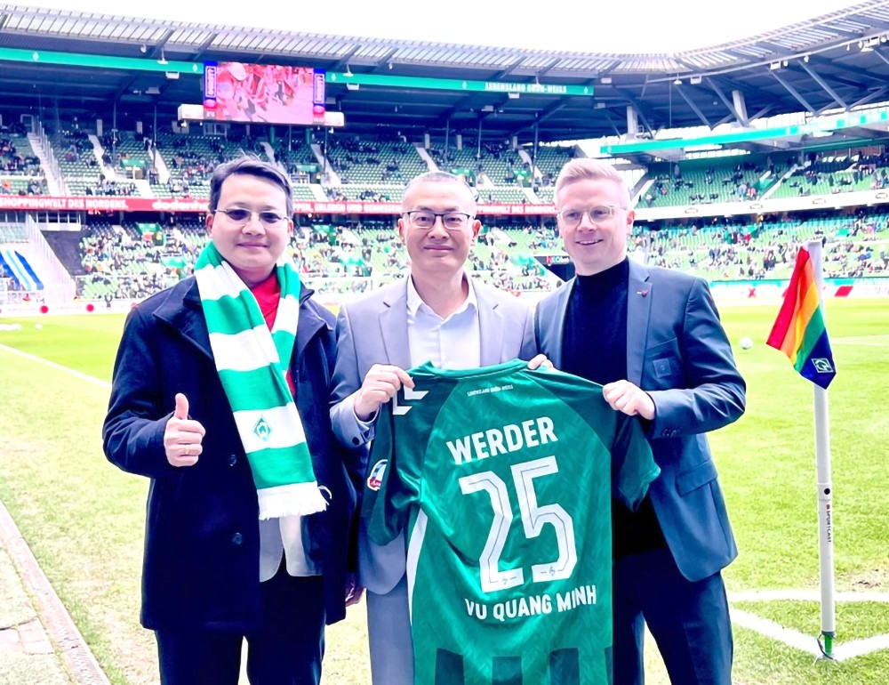 德国云达不来梅足球俱乐部与越南加强足球合作