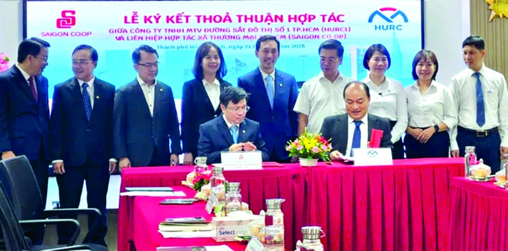 Saigon Co.op与HURC 1之间的合作签署仪式。