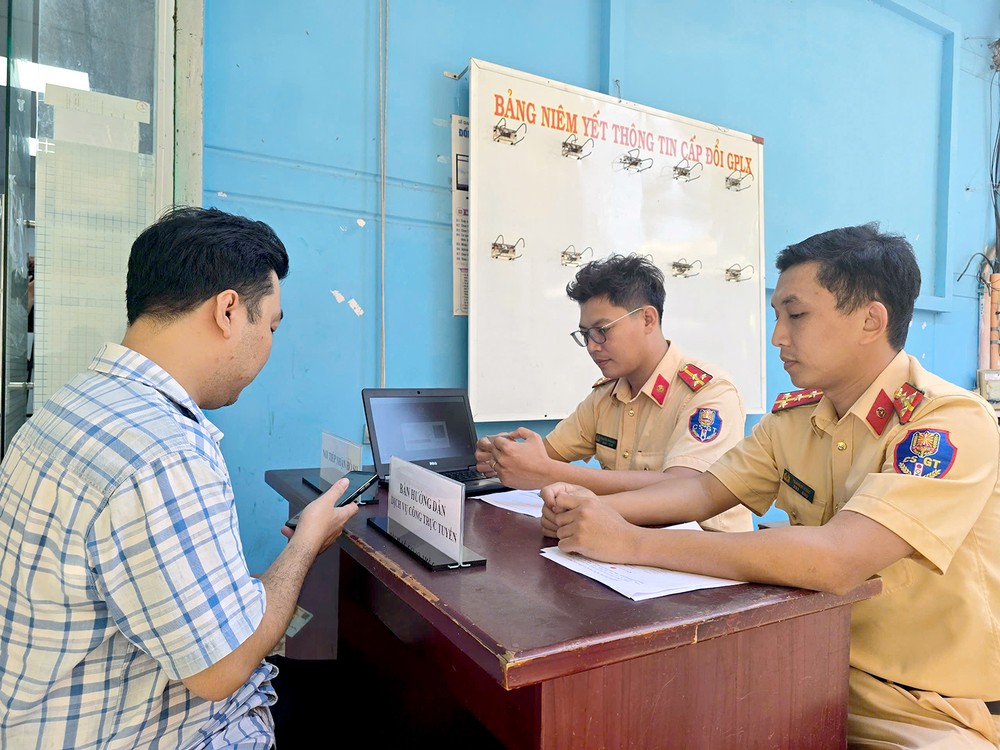 10-3 c3f-166-8208.jpg