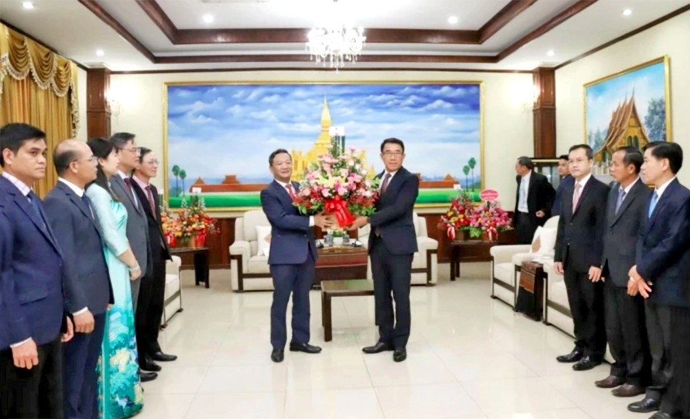 致电祝贺老挝人民革命党成立 70 周年