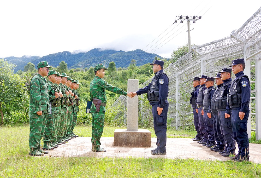 越中开展边境联合巡逻