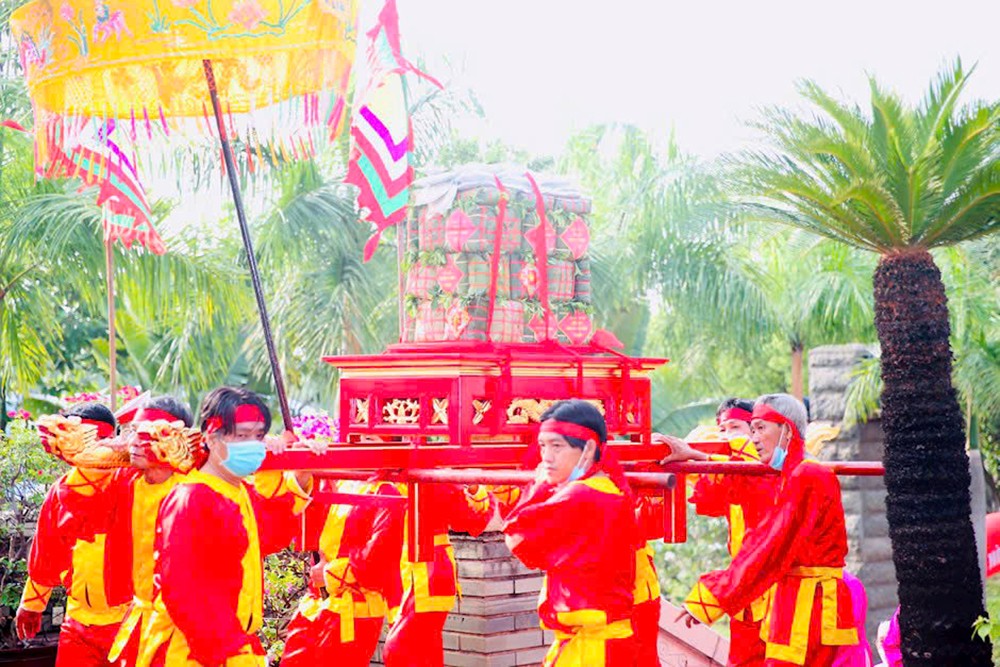 雄王始祖忌辰供上传统粽子。