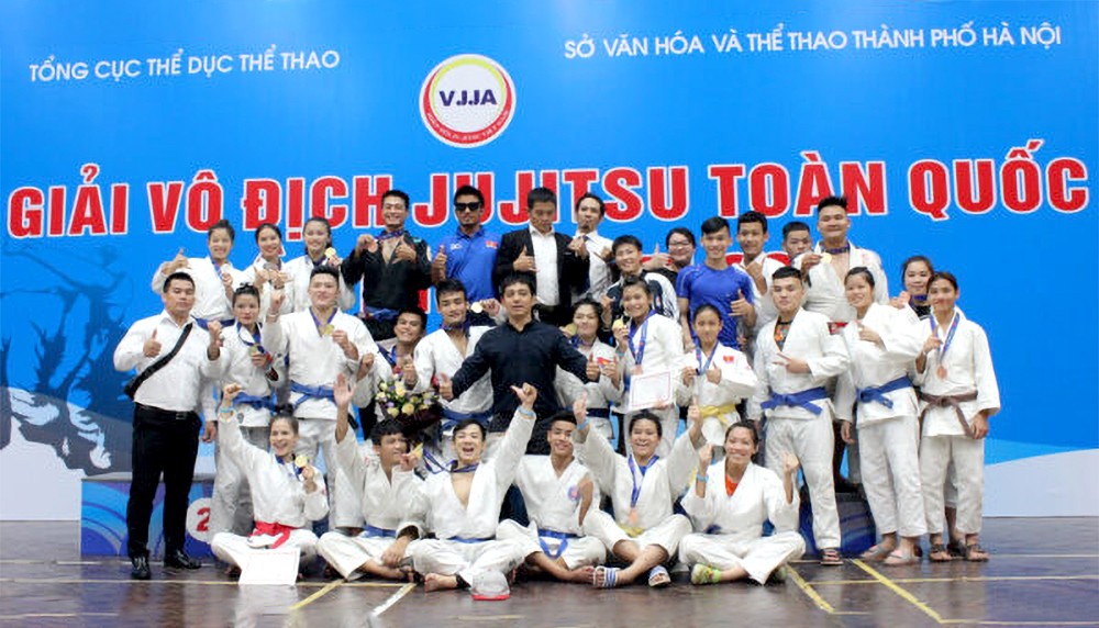 河内在全国武术锦标赛名列榜首