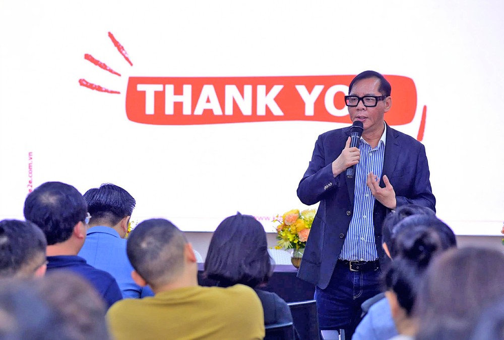 陈荣源总经理在座谈会上分享投资策略。