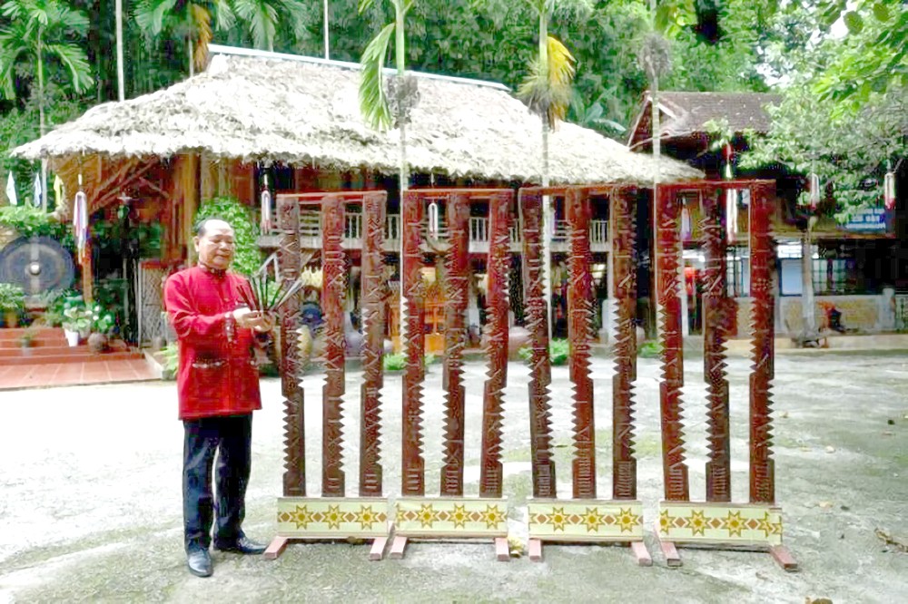 “堆历”是一套12张竹卡，上面刻有象征日期、月份和自然现象的符号。