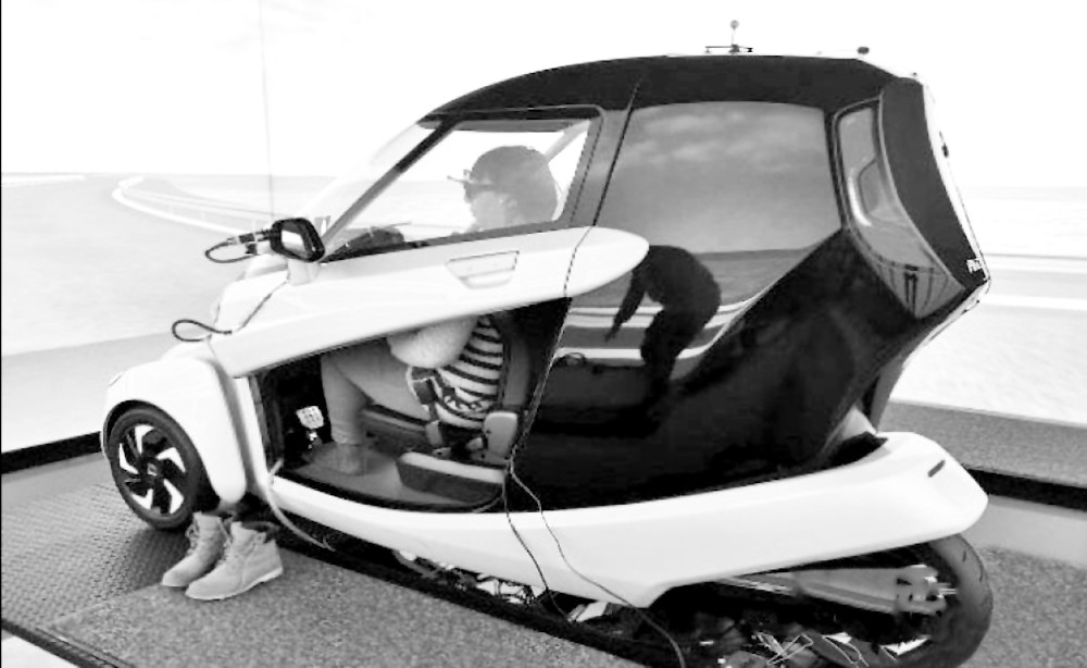 利用驾驶模拟器开展的晕车实验。