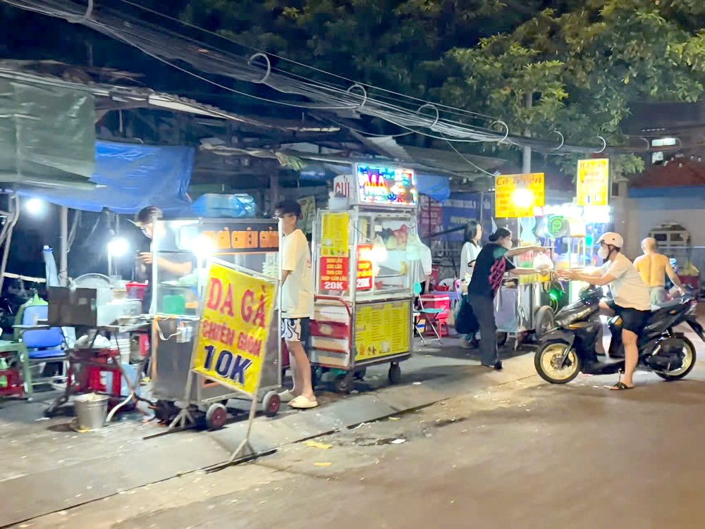 在旧邑郡阮文宝街的街头小吃。