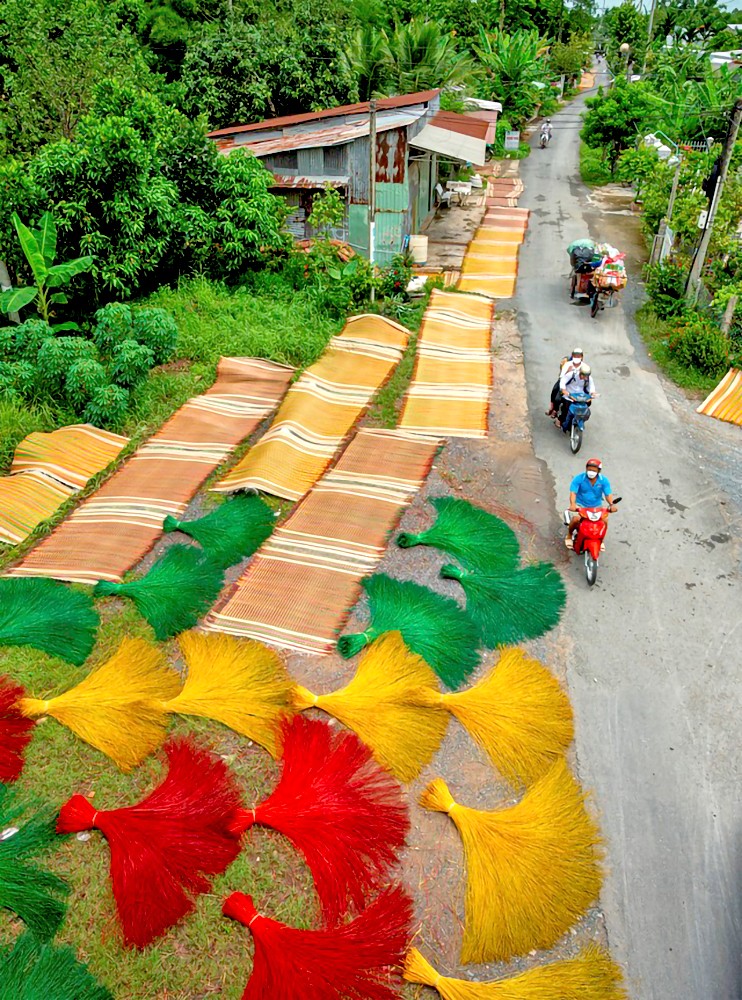 同塔省定安草席村。