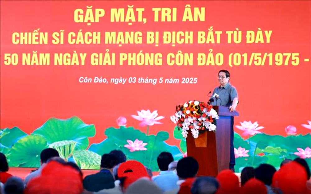 政府总理范明政铭恩并与昆仑岛原囚犯会晤。