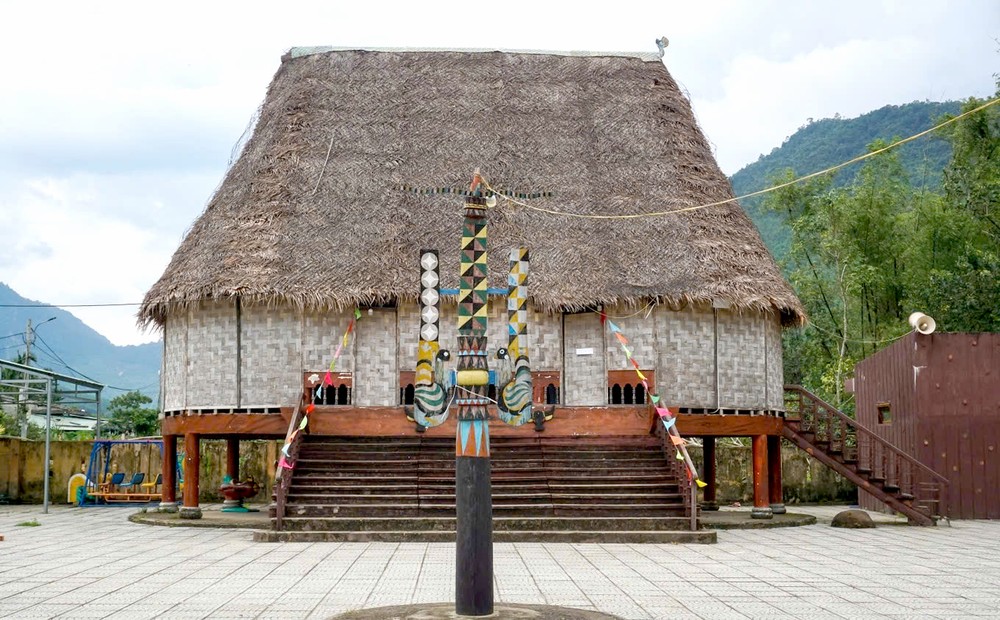 公房是广南省山区克图族人在文化社会和精神生活中不可或缺的神圣之屋。