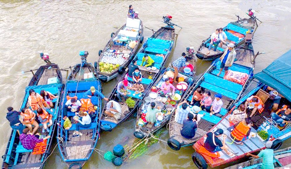 芹苴丐凌水上市集。