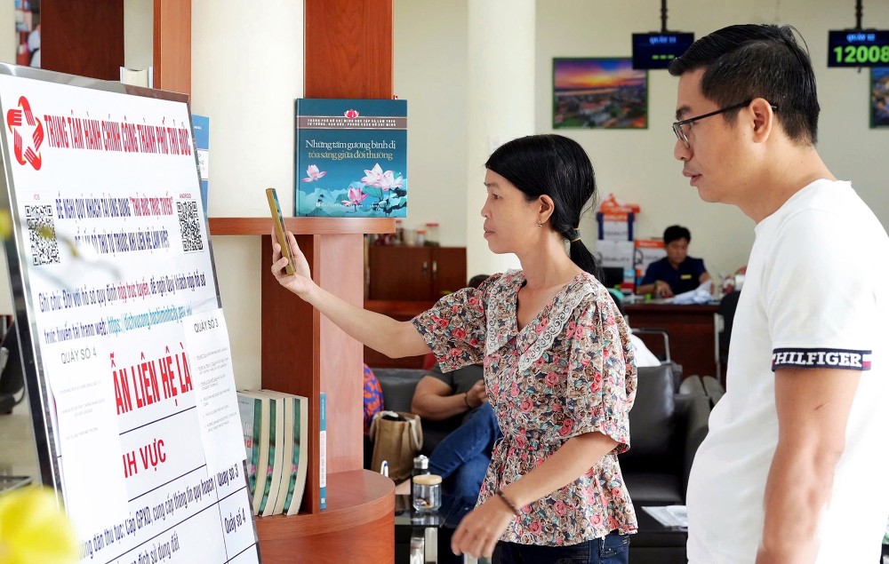 随着已电子化的线上手续，将最大限度减少办理手续等待时间，并提升民众使用VNeID应用程式上整合服务时的满意度。