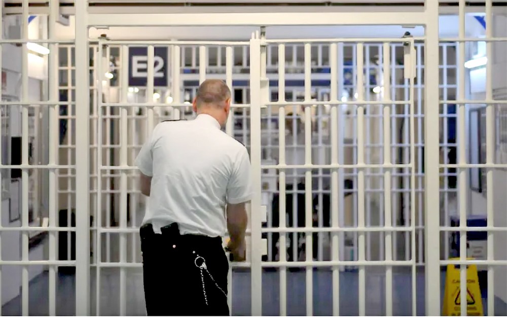 英考虑对性犯罪者实施药物抑制