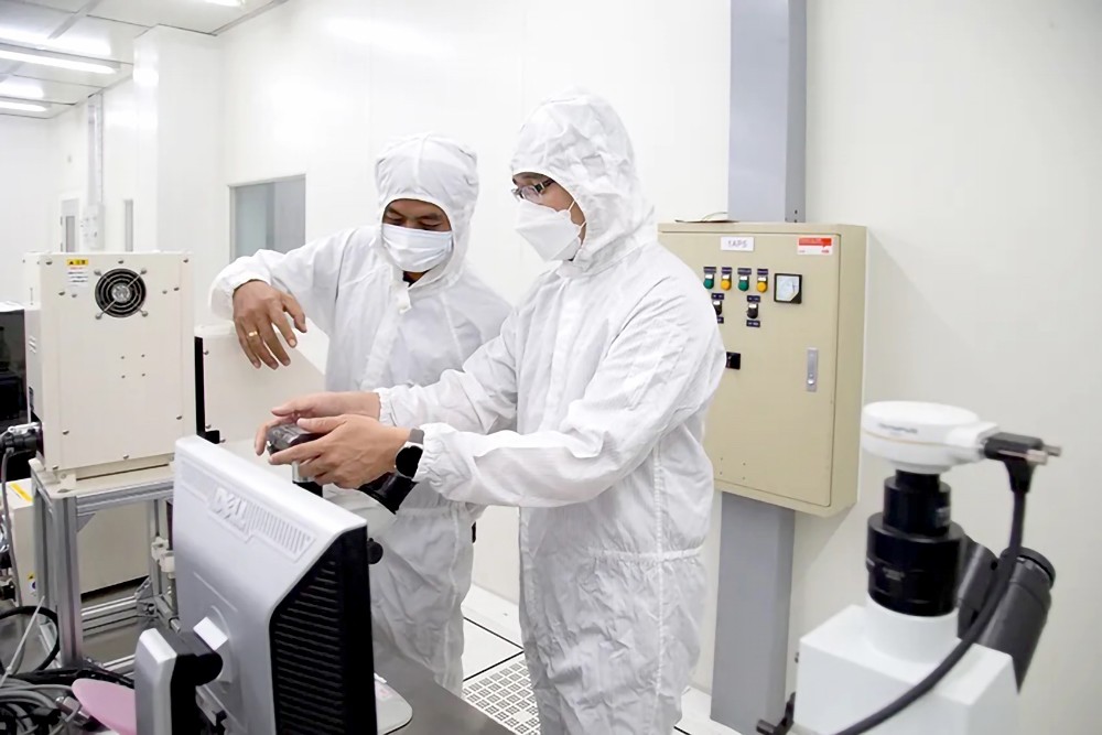 本市高科技园区的晶片生产研究活动。