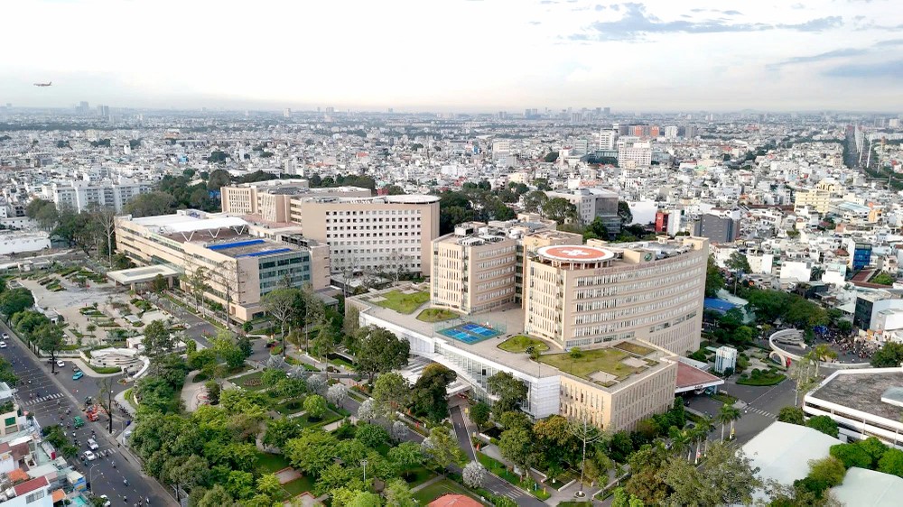 175军医医院成为越南首个及唯一拥有两个直升机停机坪的医疗单位，有助提高急救、应对紧急情况等能力。