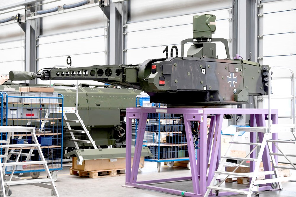 德国军车的生产线。