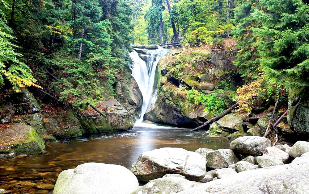 位于克尔科诺谢山脉的什克拉尔卡瀑布。