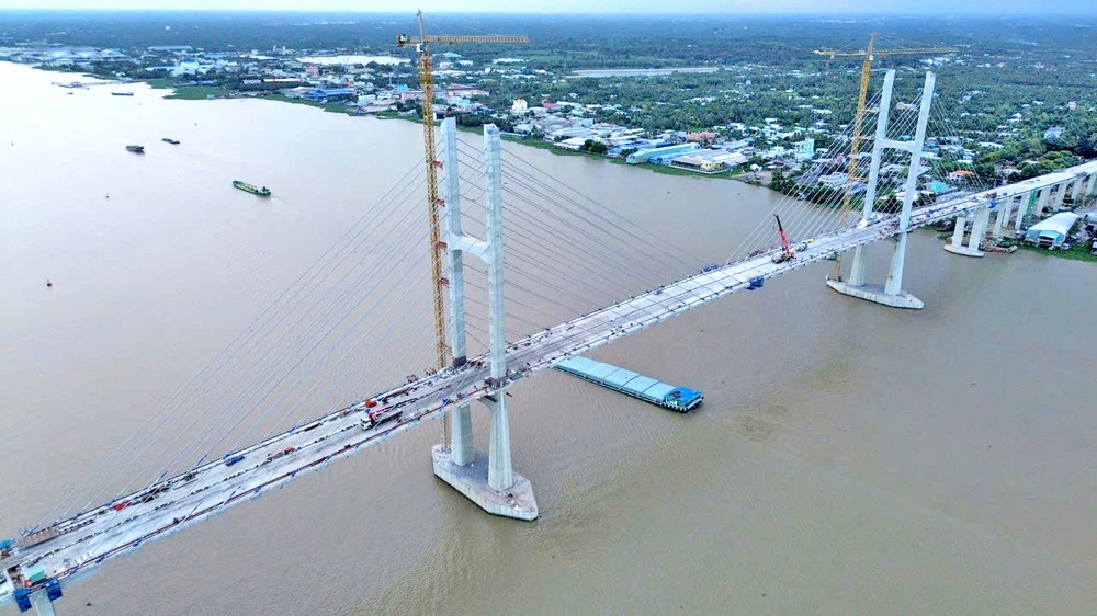 从高空观望的迪庙二桥全景。