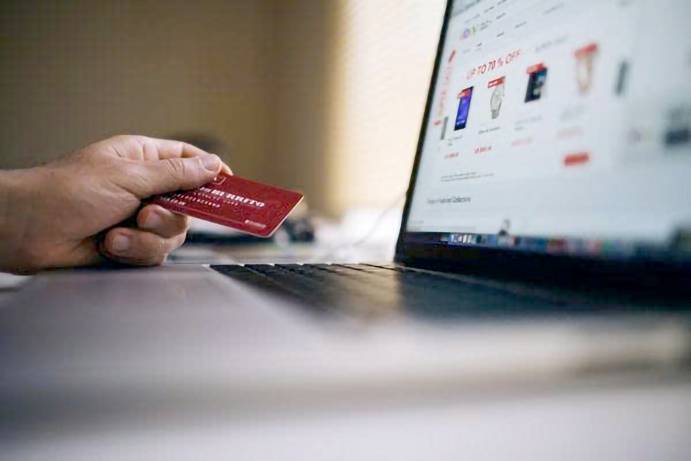 银行账户资讯、公民身份证资讯等被公开当作商品出售。