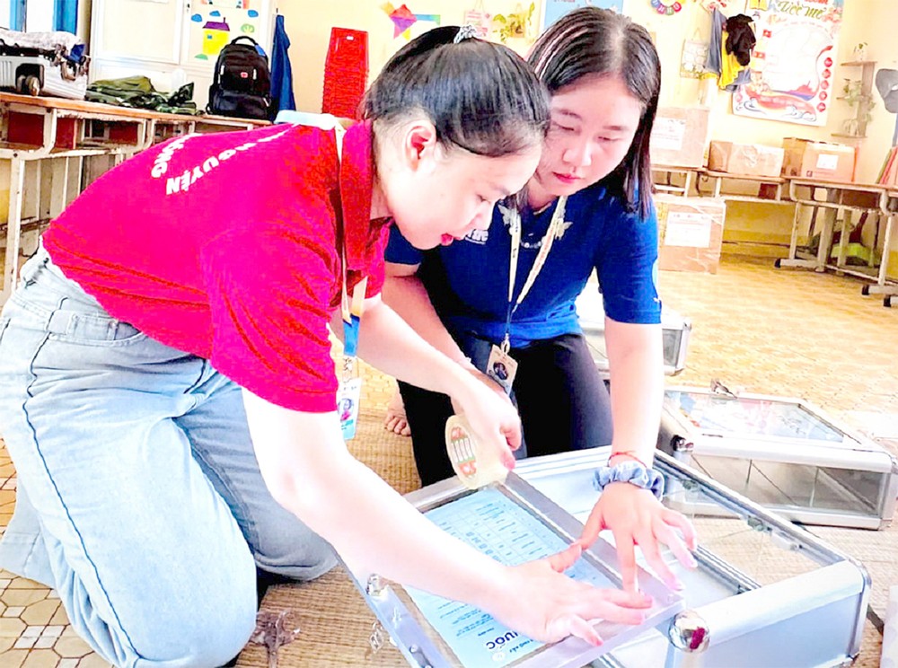 准备家庭药箱赠给岛上的居民。