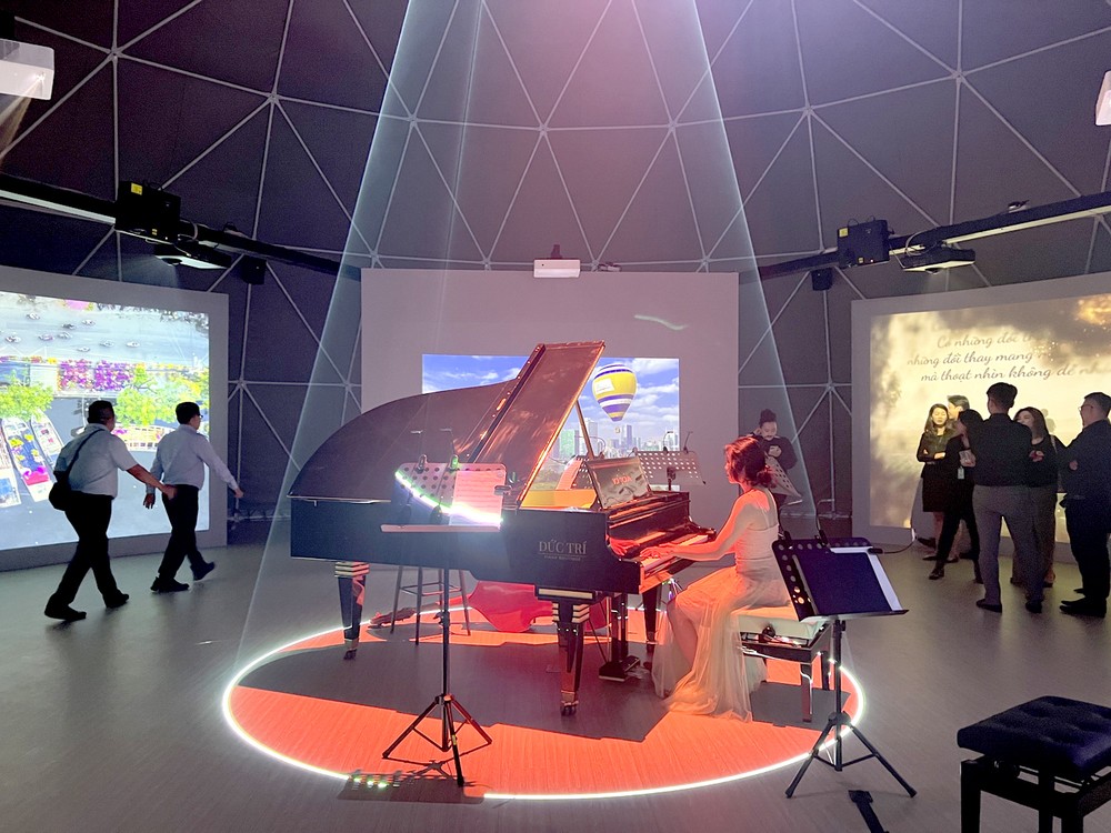 《绽放》艺术空间。