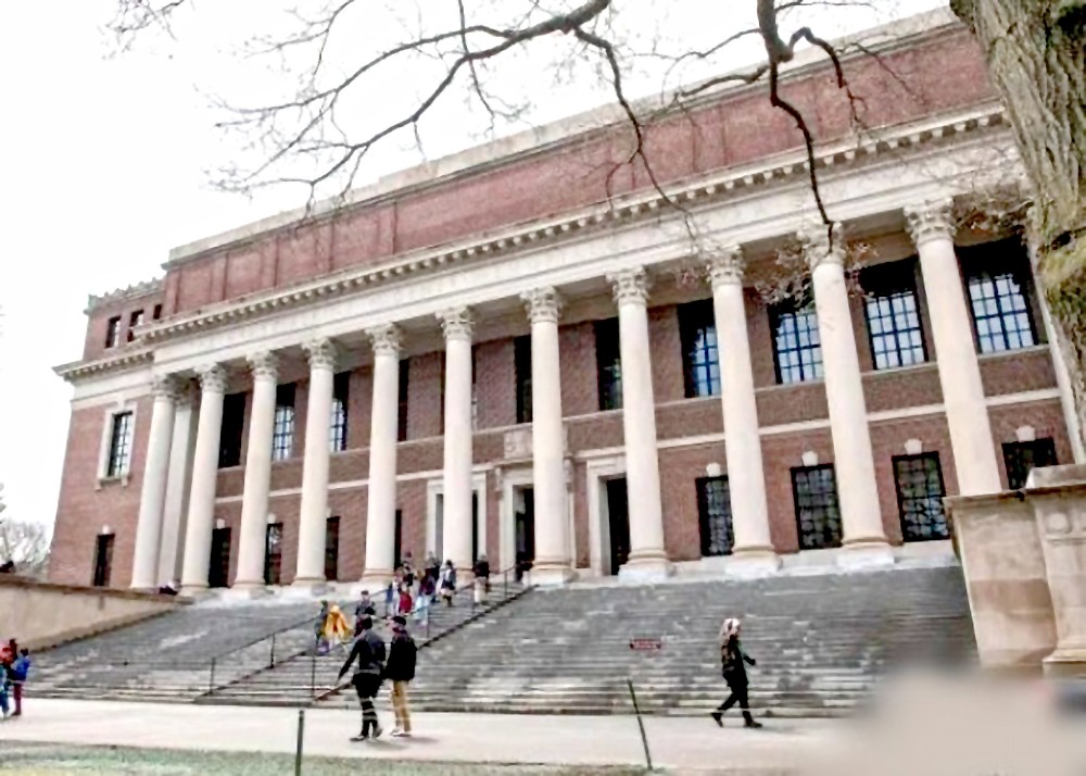 哈佛大学公布计划应对签证限制政策。