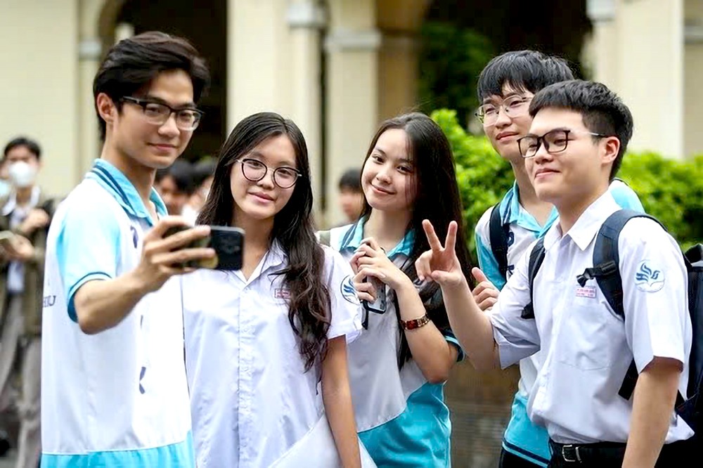 要改变教学方法以适应考试改革。