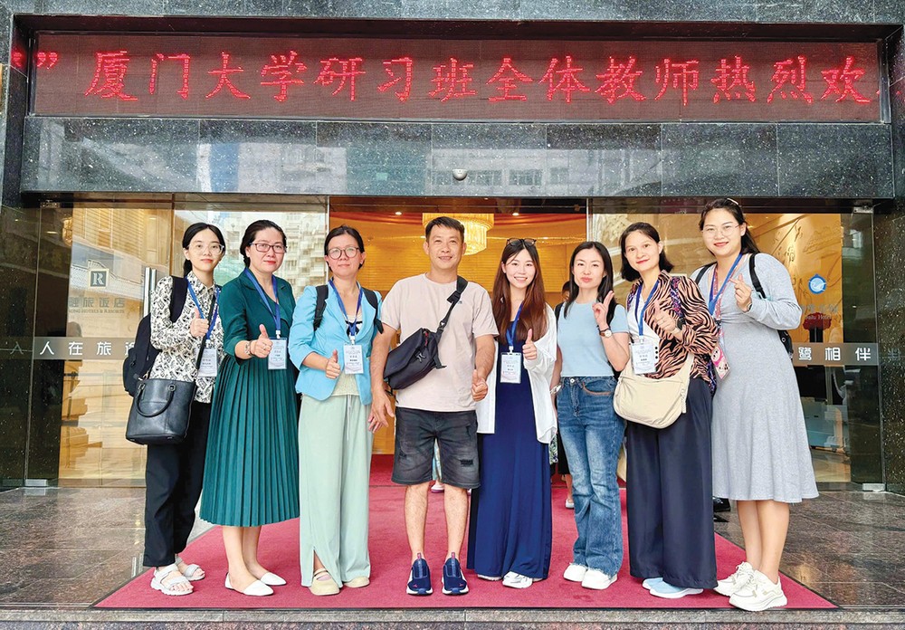 同奈省华文教师赴厦门参加研习。