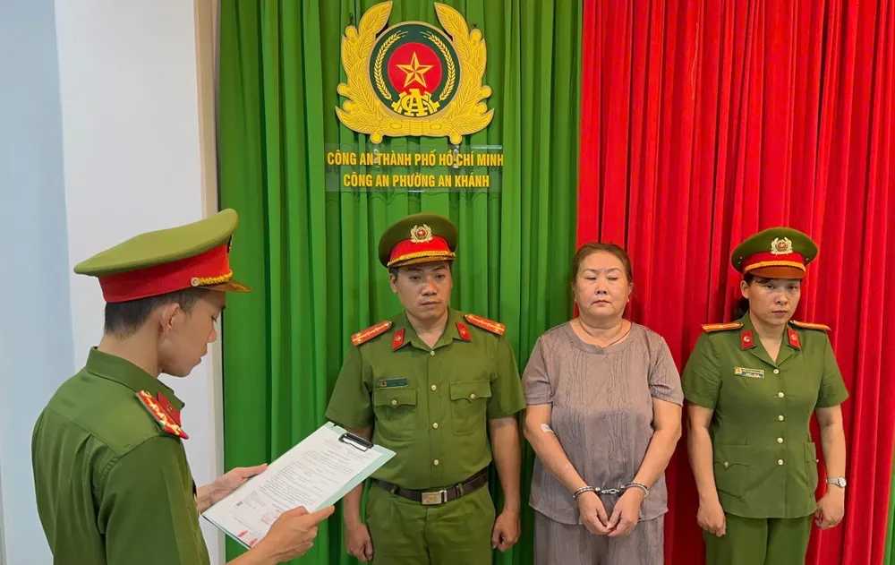 Tống đạt, thi hành Lệnh với Đỗ Hồng Trinh.jpg