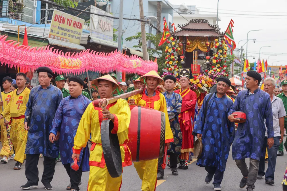 le-hoi-nghinh-ong-xa-can-gio-4.jpg
