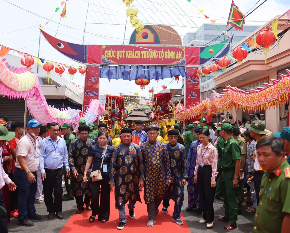 le-hoi-nghinh-ong-xa-can-gio-6.jpg