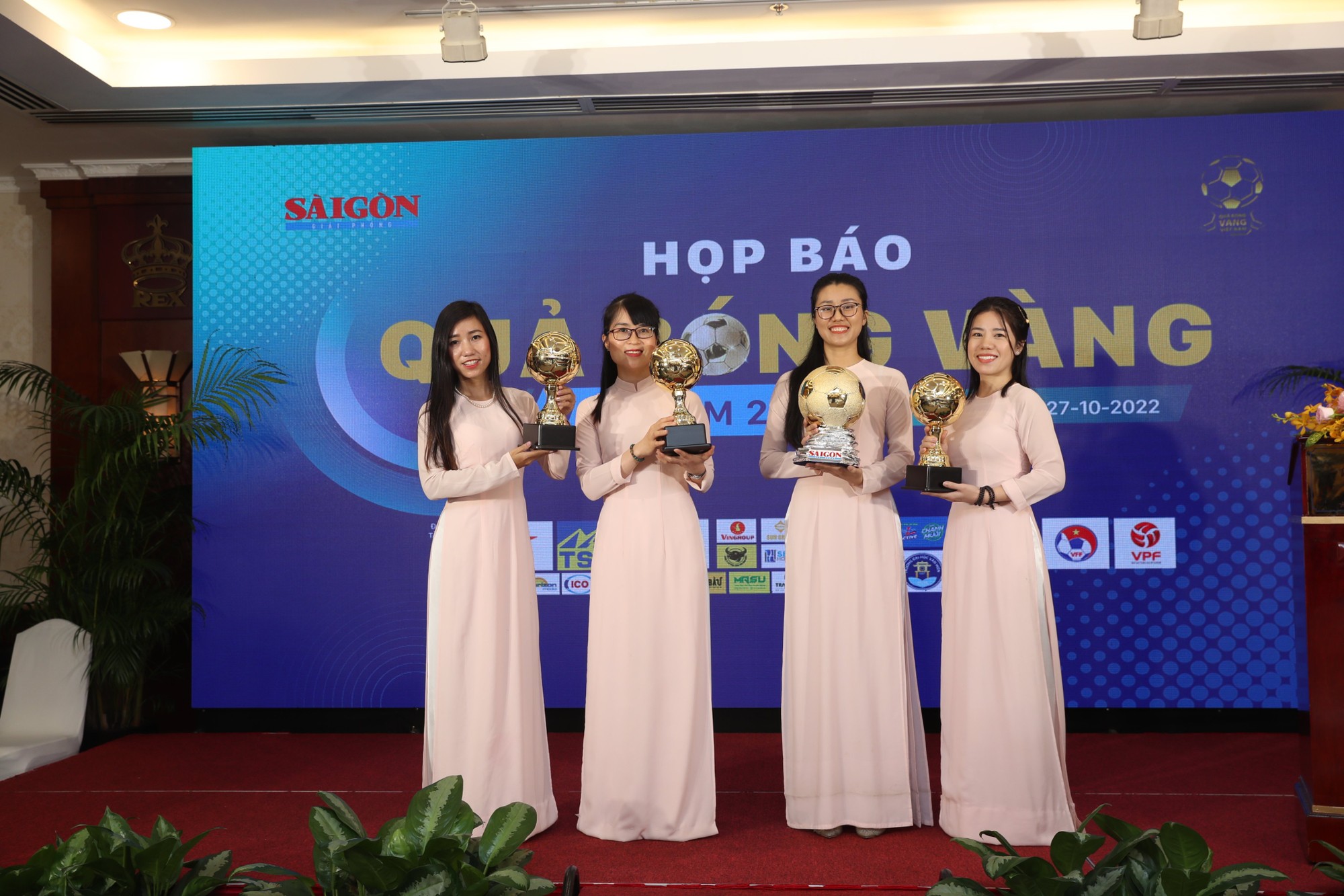 Giải thưởng Quả bóng vàng Việt Nam 2022: Các hạng mục “vắng mặt” năm ngoái được bổ sung trở lại ảnh 16 Giải thưởng Quả bóng vàng Việt Nam 2022: Các hạng mục “vắng mặt” năm ngoái được bổ sung trở lại ảnh 16