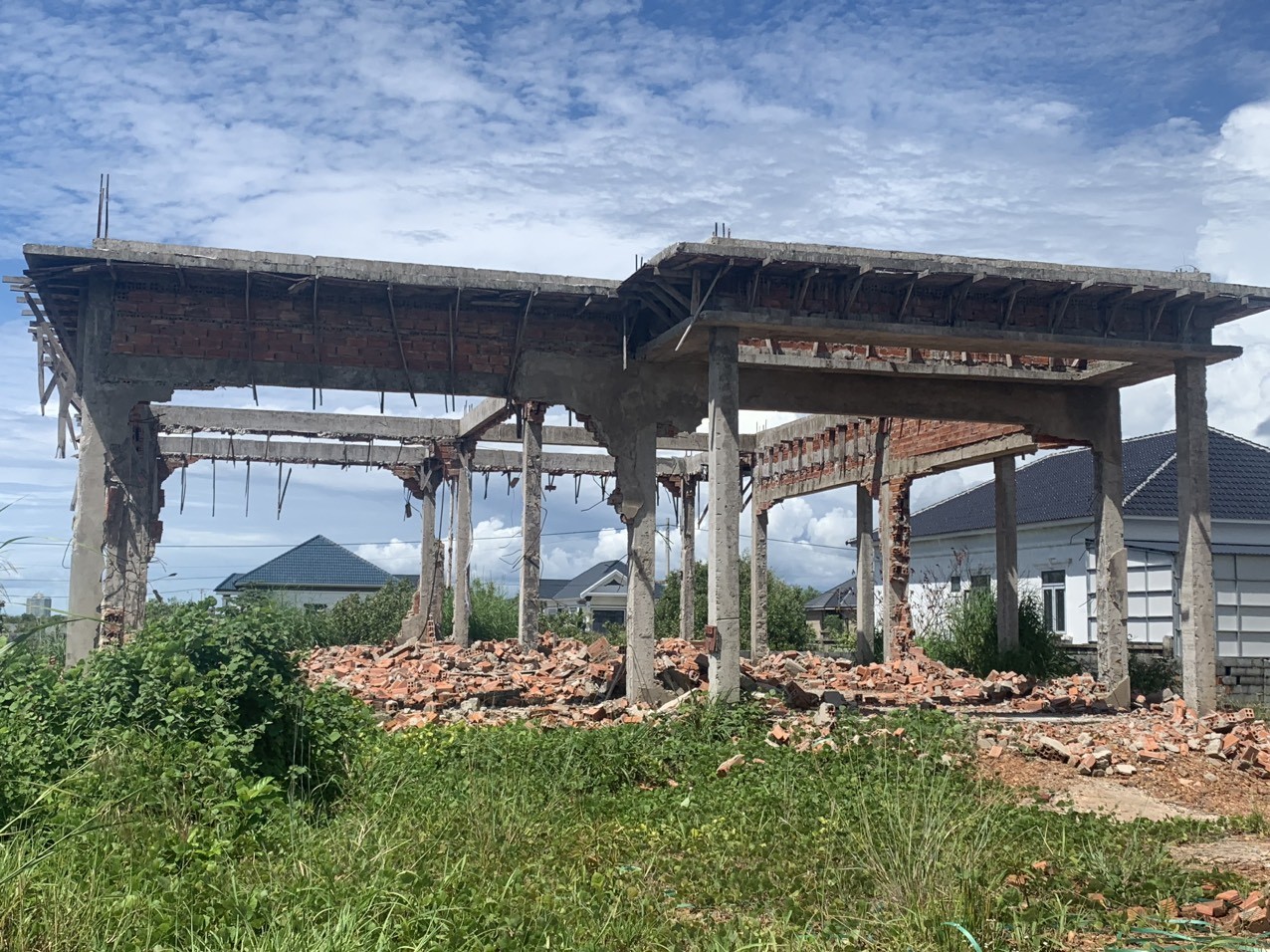 Một công trình xây dựng trái phép trên đất nông nghiệp bị cưỡng chế, tháo dỡ ở khu Bãi Trường. Ảnh: QUỐC BÌNH ảnh 9 Một công trình xây dựng trái phép trên đất nông nghiệp bị cưỡng chế, tháo dỡ ở khu Bãi Trường. Ảnh: QUỐC BÌNH ảnh 9