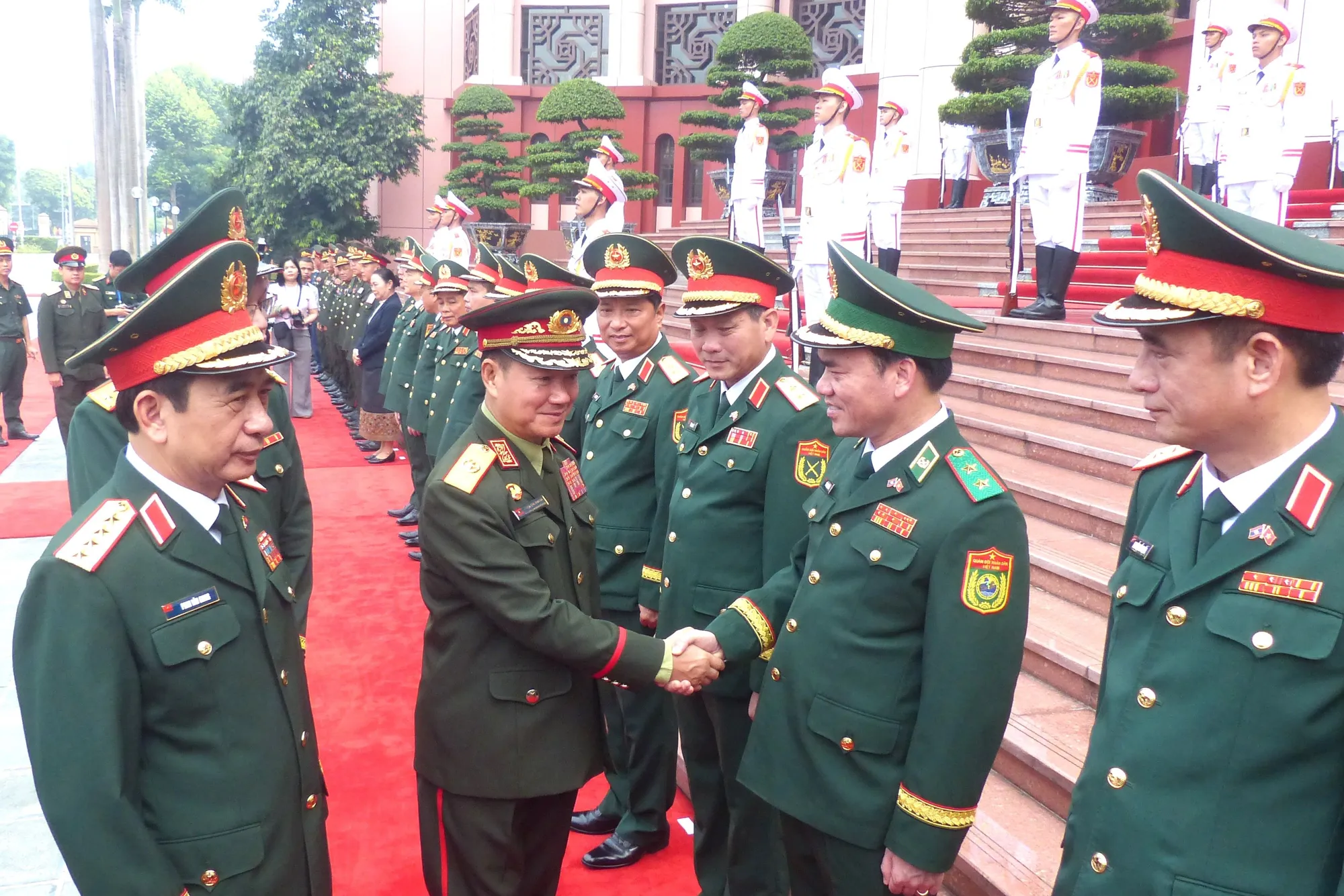 Don BT Quoc phong Lao 3.jpg