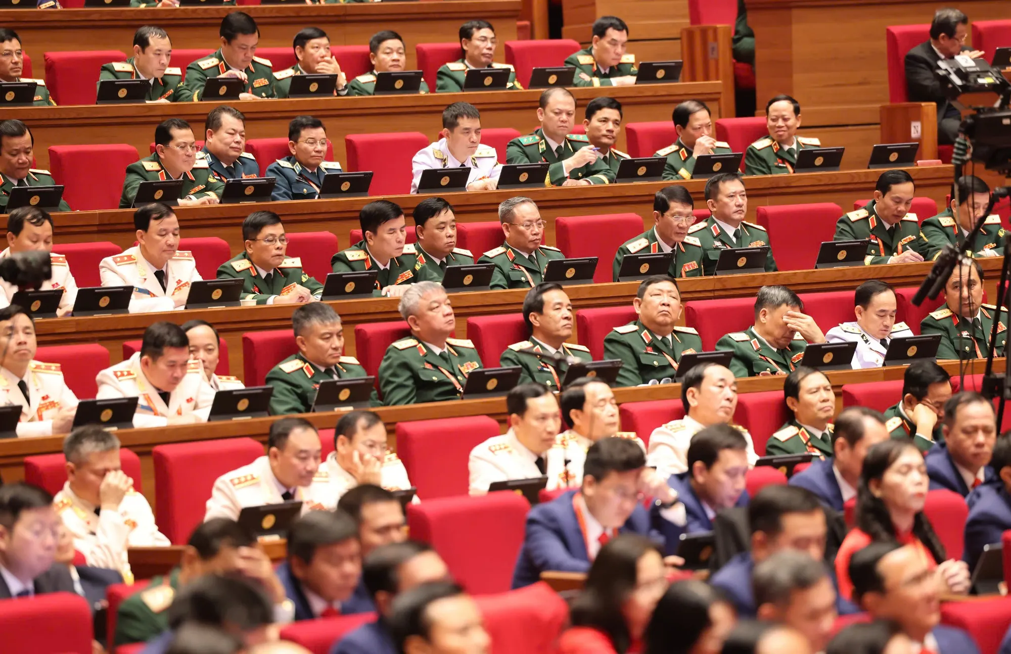 Các đại biểu dự phiên trù bị, sáng 19-1. Ảnh: QUANG PHÚC z7445316675867_899bbfef35df234df3f5c5f45cf9f6e2.jpg