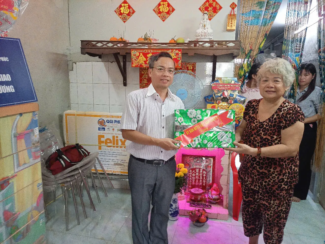 Hình bà 18.jpg