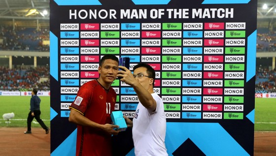 HONOR 8X, chiếc điện thoại “nóng” mùa giải AFF Suzuki Cup ảnh 3