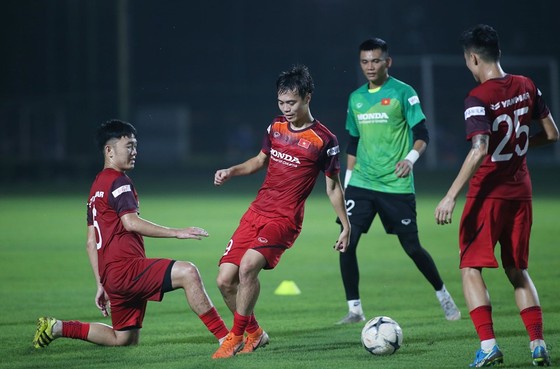 ‘Tôi vẫn luôn quan tâm đến Văn Quyết’ ảnh 1