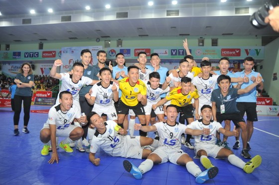 HLV Phạm Minh Giang: Tôi rất vui khi Thái Sơn Nam đã vô địch ảnh 1
