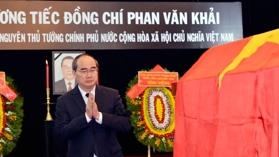 Ngày thứ hai cử hành lễ viếng nguyên Thủ tướng Phan Văn Khải ảnh 3